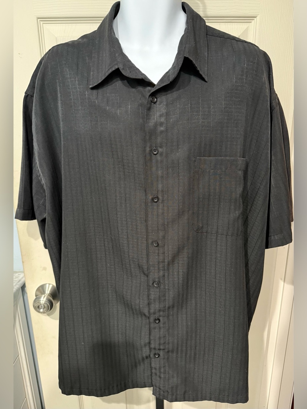 Men's Synrgy Black on Black Short-Sleeve Button-Up Shirt